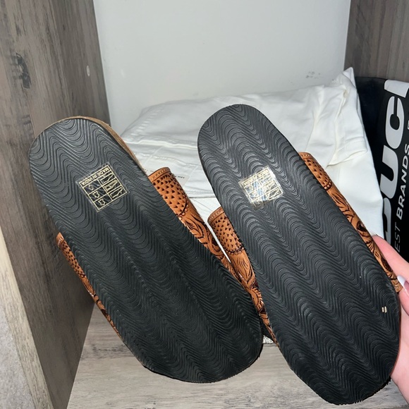 American darling tooled leather sandals - Picture 2 of 3